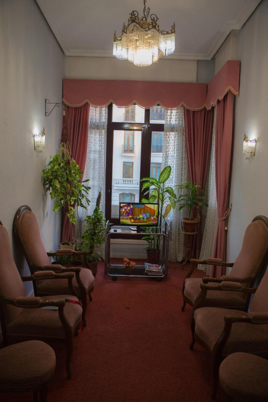 Hostal Lamalonga Hotel Madrid Exterior foto